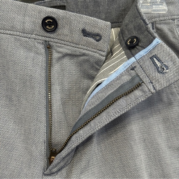 Banana Republic Aiden Gray Stretch Shorts Size 29 - Picture 3 of 6